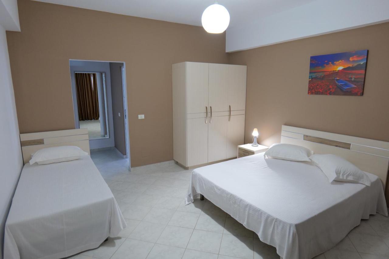 Saranda Inn Rooms & Apartments Екстериор снимка